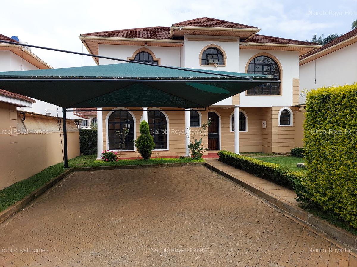 4 Bed House with En Suite at Meadows - 4