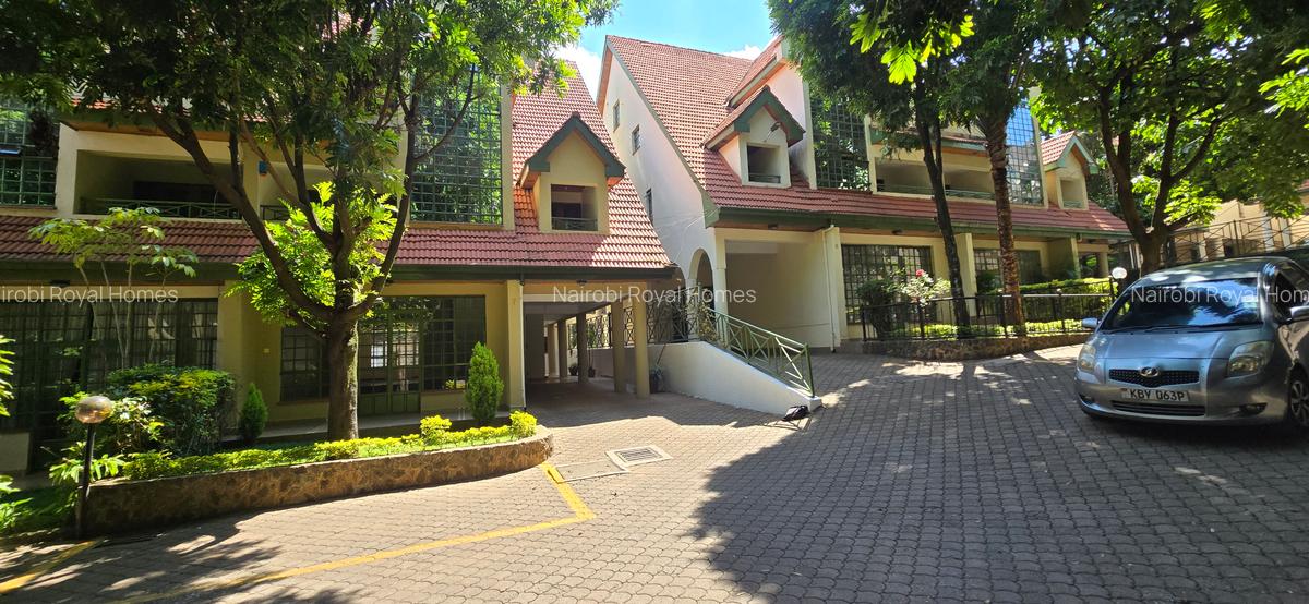 4 Bed Townhouse with En Suite at Lavington Green - 2