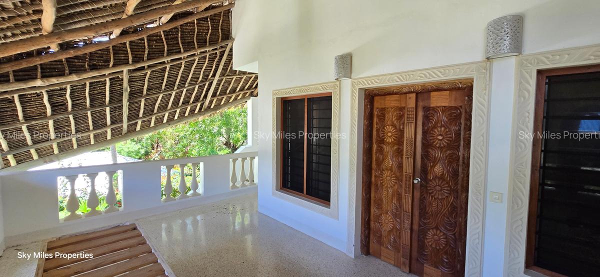 3 Bed Villa with En Suite at Garoda - 4