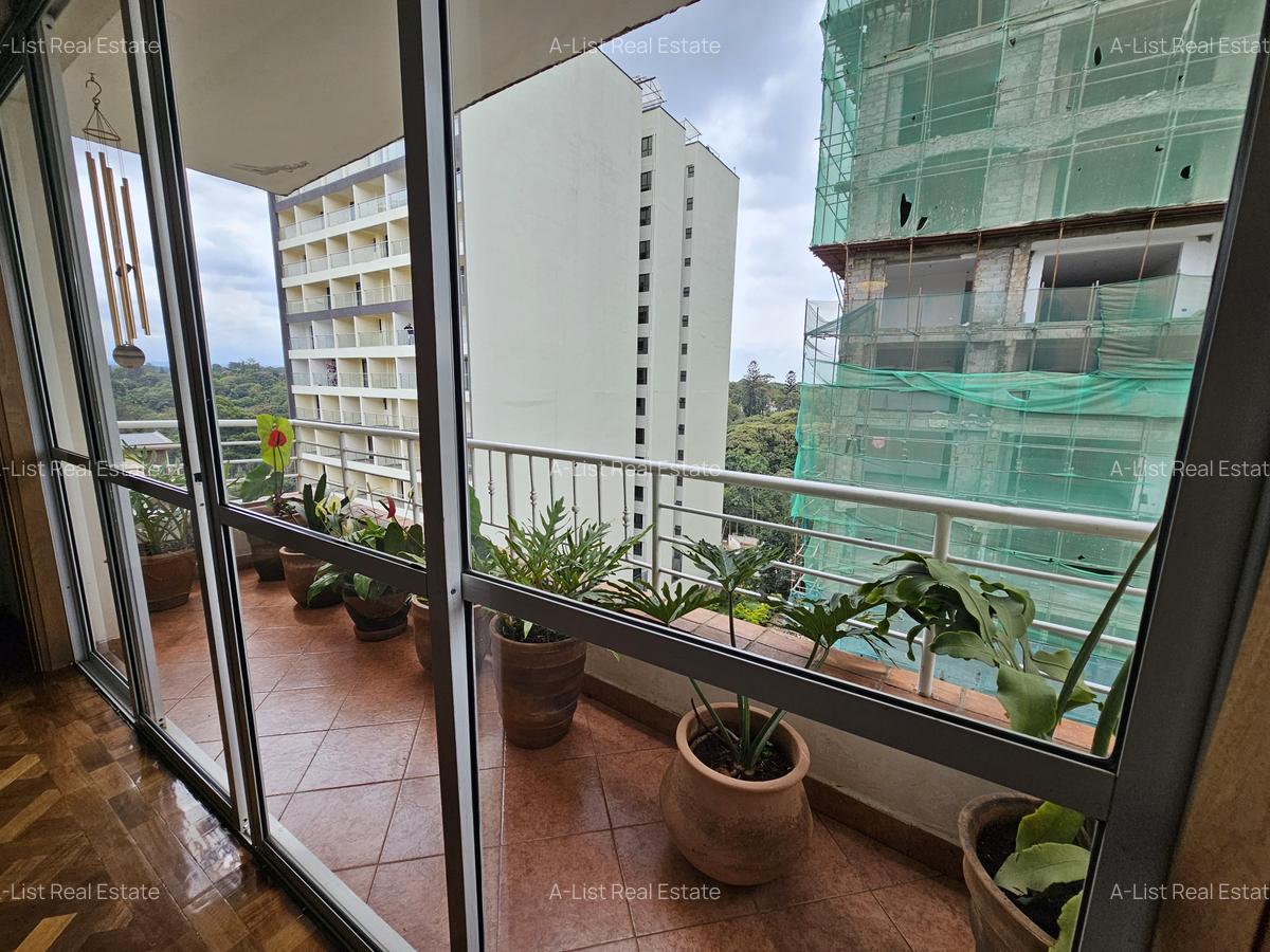 5 Bed Apartment with En Suite at Parklands - 19