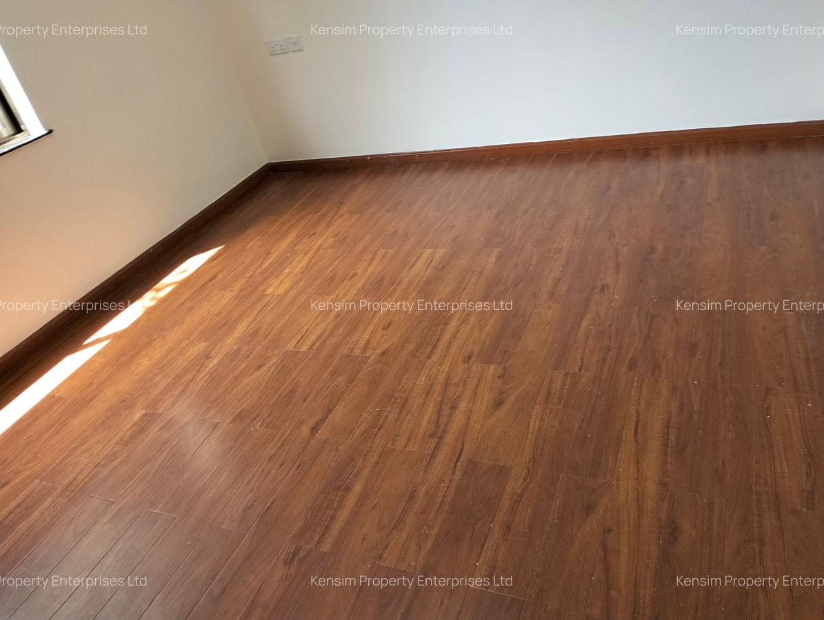 5 Bed Townhouse with En Suite in Lavington - 12