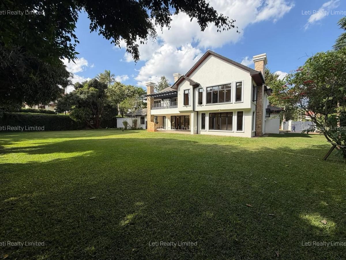 5 Bed House with En Suite in Runda - 1