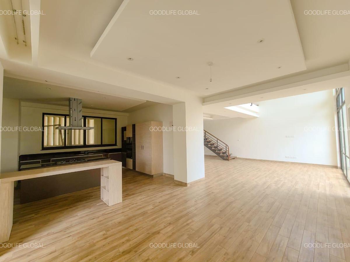 3 Bed Apartment with En Suite at Riverside - 12