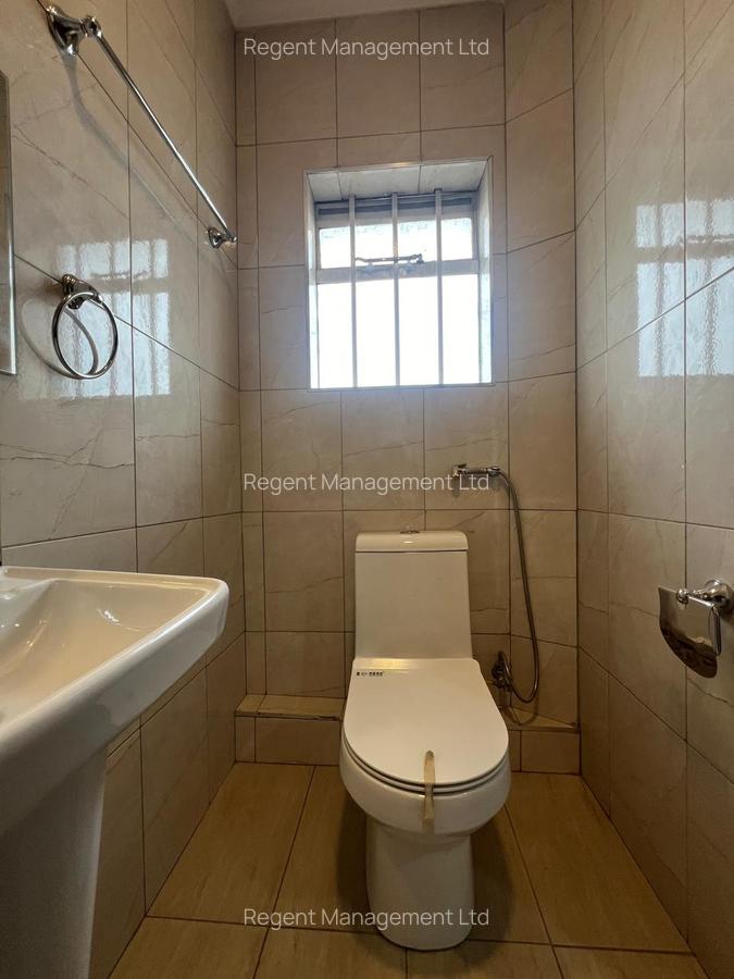 4 Bed House with En Suite at Five Star Road - 20