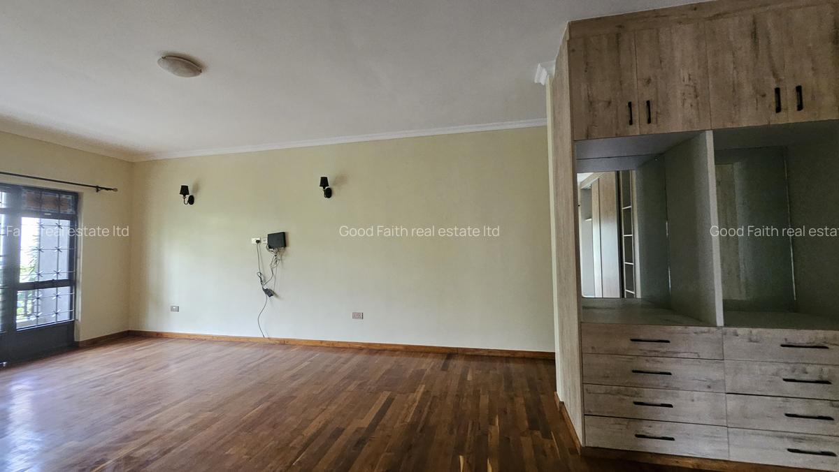 5 Bed Villa with En Suite in Runda - 10