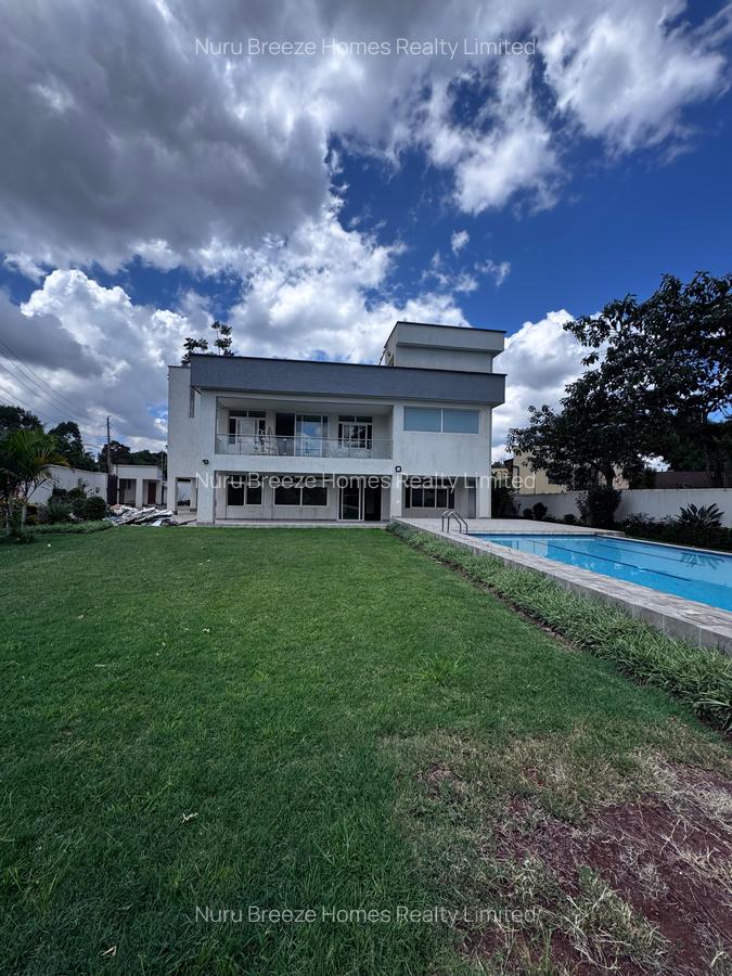 5 Bed House with En Suite in Runda - 14