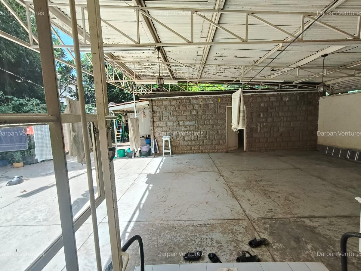 5 Bed House with Garden in Parklands - 7