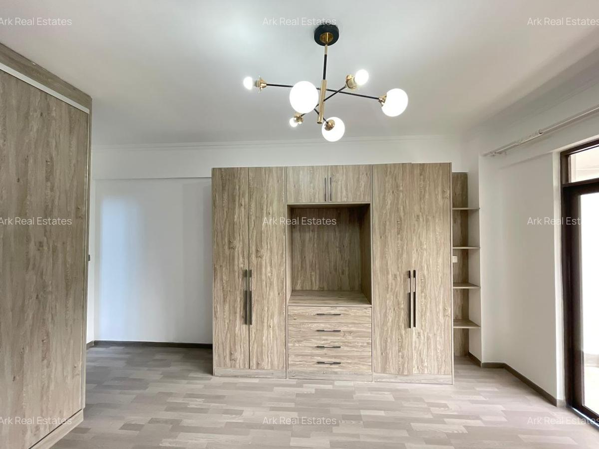 Serviced 4 Bed Apartment with En Suite in Kilimani - 3