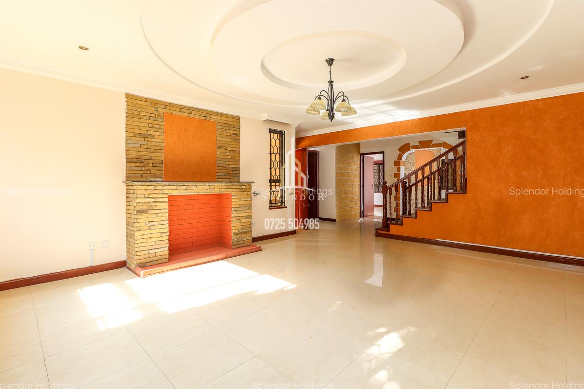5 Bed Townhouse with En Suite in Lavington - 1