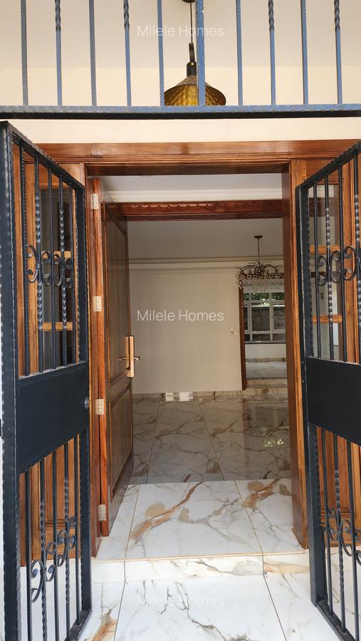 5 Bed Townhouse with En Suite at Njumbi Road - 3
