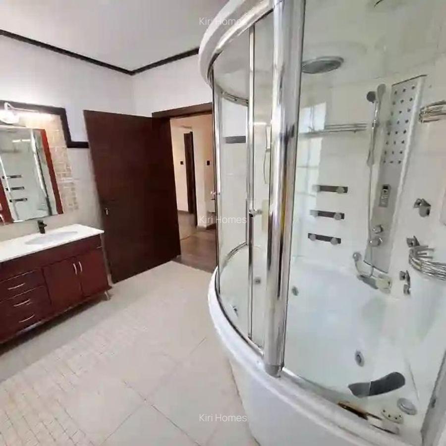 4 Bed Townhouse with En Suite in Lavington - 5