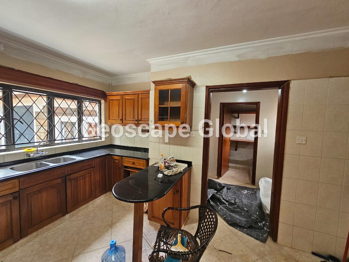 4 Bed Apartment with En Suite in Kitisuru - 12