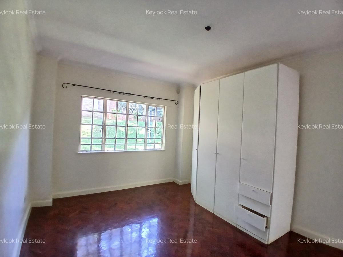 4 Bed House with En Suite at Lavington Green - 13