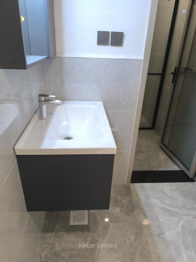 Studio Apartment with En Suite at Valley Arcade - 4