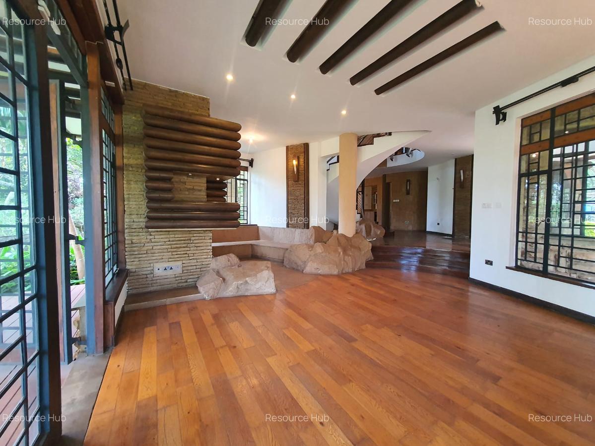 4 Bed House with En Suite at Lake View - 5