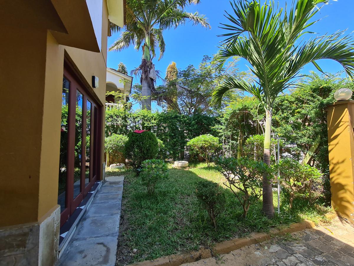 4 Bed Villa with En Suite in Nyali Area - 3