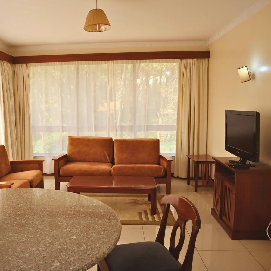 Furnished 1 Bed Apartment with En Suite in State House - 3