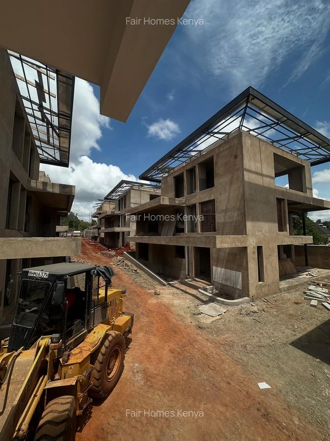 5 Bed Townhouse with En Suite at Lavington Green - 1