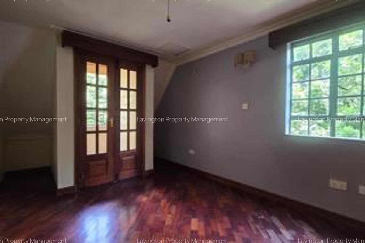 4 Bed Townhouse with En Suite at Lavington Green - 12