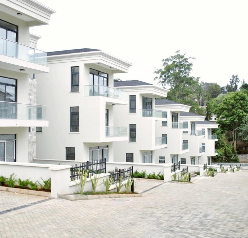 5 Bed Townhouse with En Suite in Lavington - 1