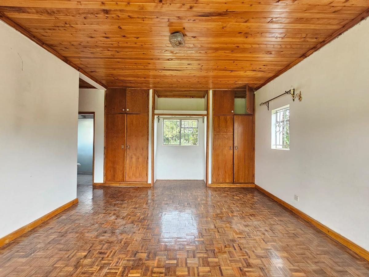 Commercial Property with Service Charge Included in Loresho - 9