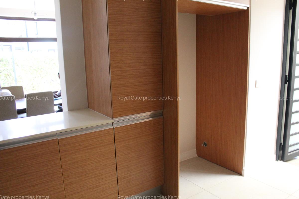 4 Bed Townhouse with En Suite at Near Wilson Airport - 12