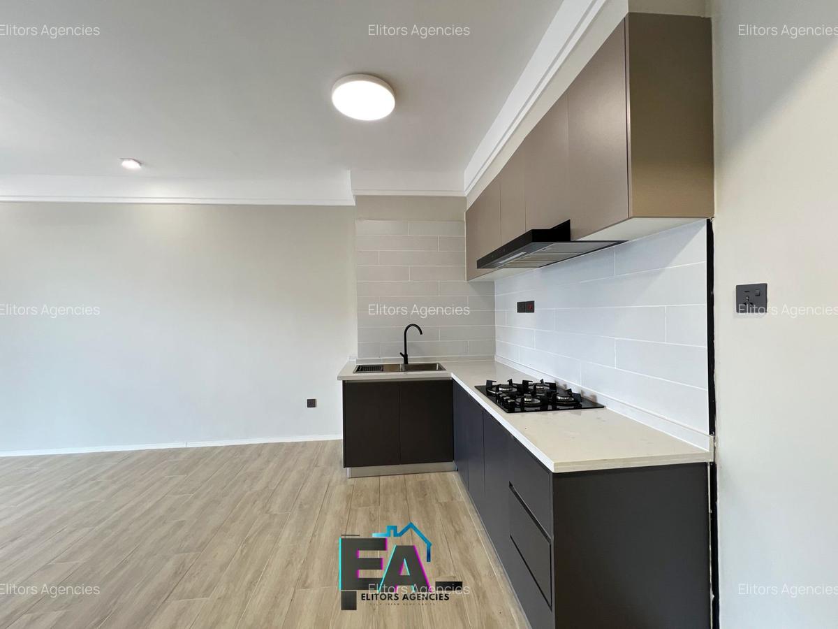 1 Bed Apartment with En Suite at Hatheru Road - 7