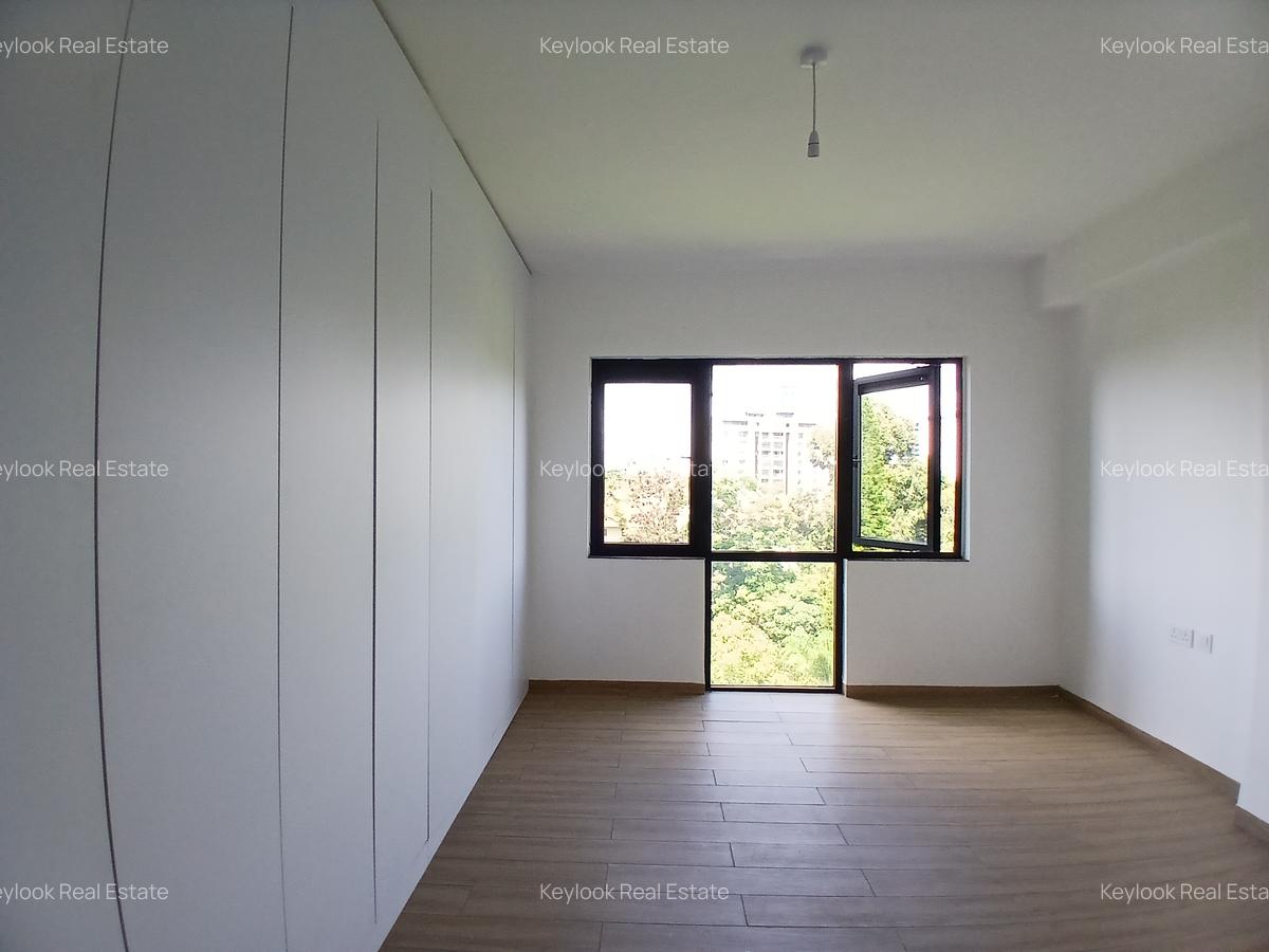 3 Bed Apartment with En Suite at Lavington - 9