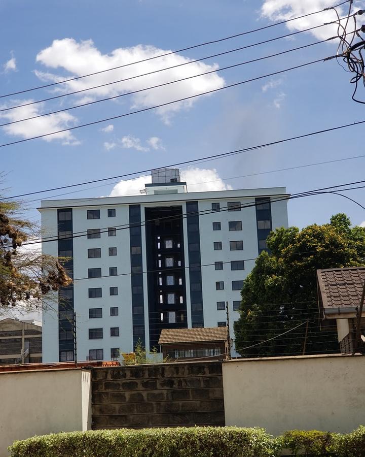 Serviced 2 Bed Apartment with En Suite at Allsops - 3