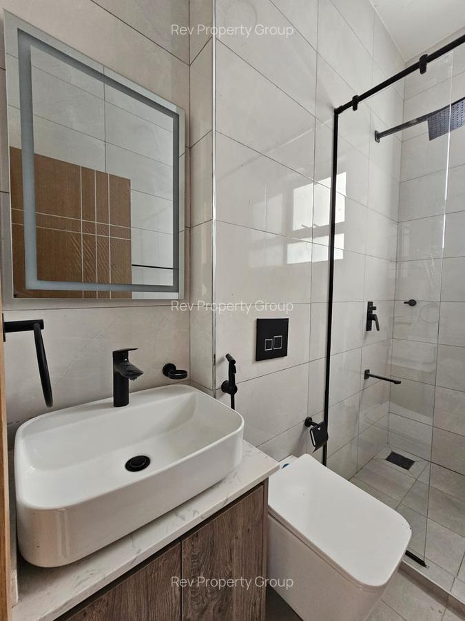 3 Bed Apartment with En Suite in Brookside - 12