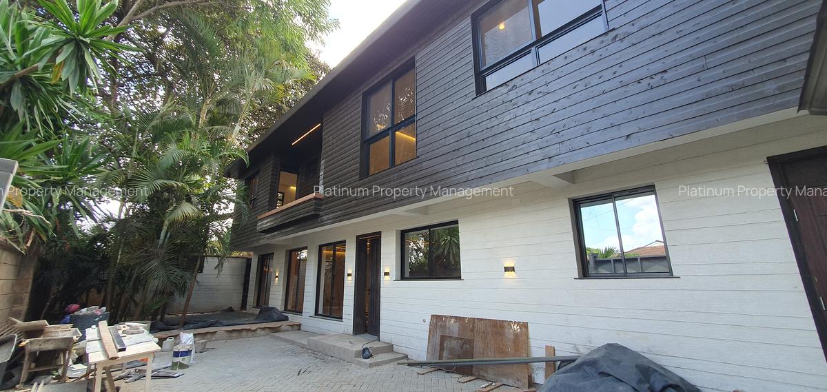 3 Bed House with En Suite at United Nations Avenue - 18