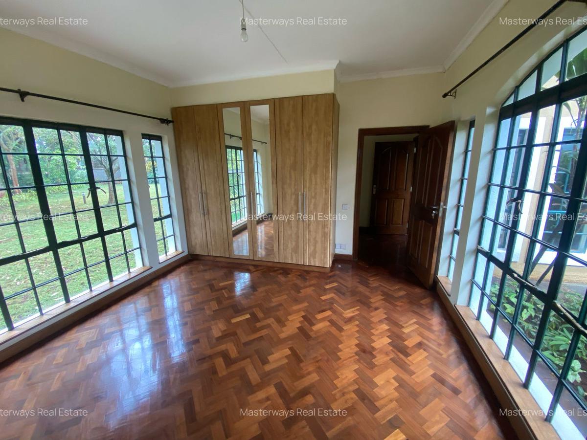 5 Bed Villa with En Suite in Runda - 12