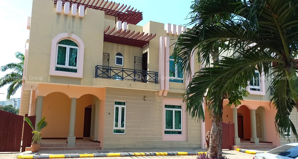 5 Bed Townhouse with Swimming Pool in Nyali Area - 14