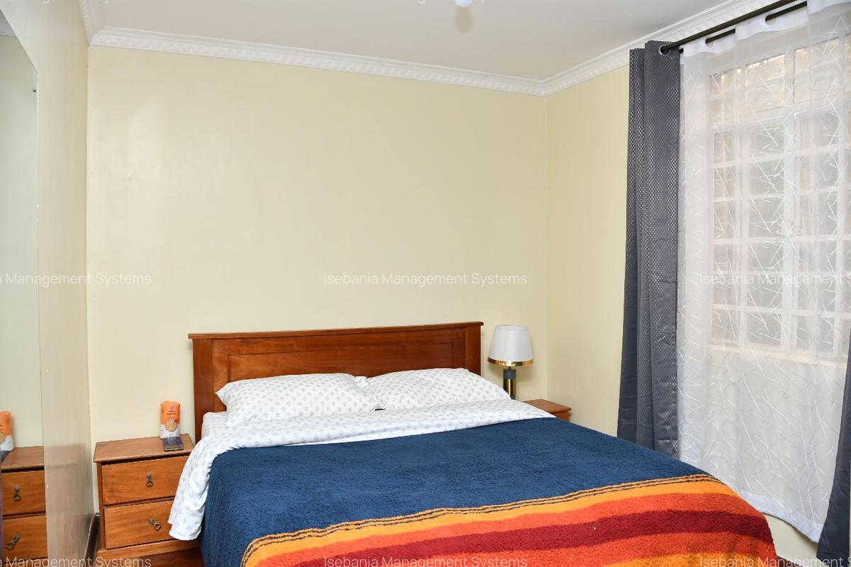 8 Bed House with En Suite at - 9