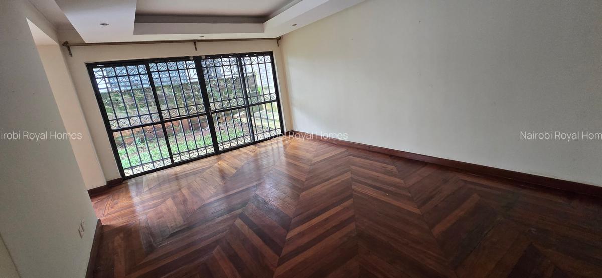 5 Bed Townhouse with En Suite at Lavington Convent Drive - 14