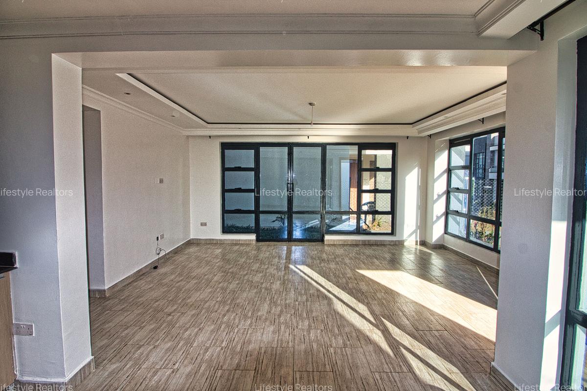 4 Bed House with En Suite at Eastern Bypass - 5