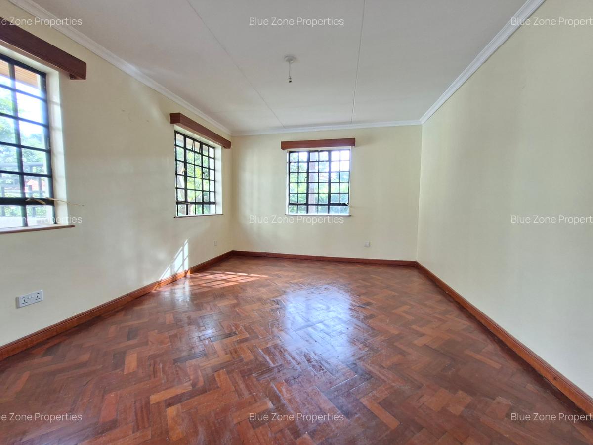 4 Bed House with En Suite at Off Mimosa Rd - 20