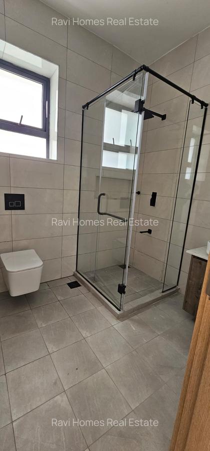 3 Bed Apartment with En Suite at Brookside Garden - 12