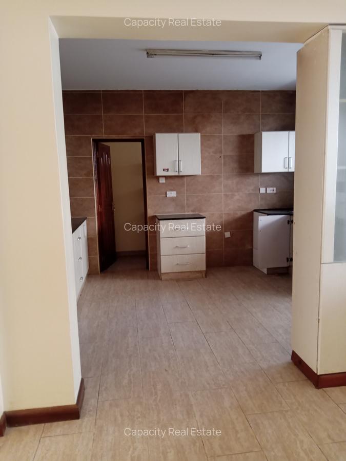 3 Bed Apartment with En Suite in Parklands - 6