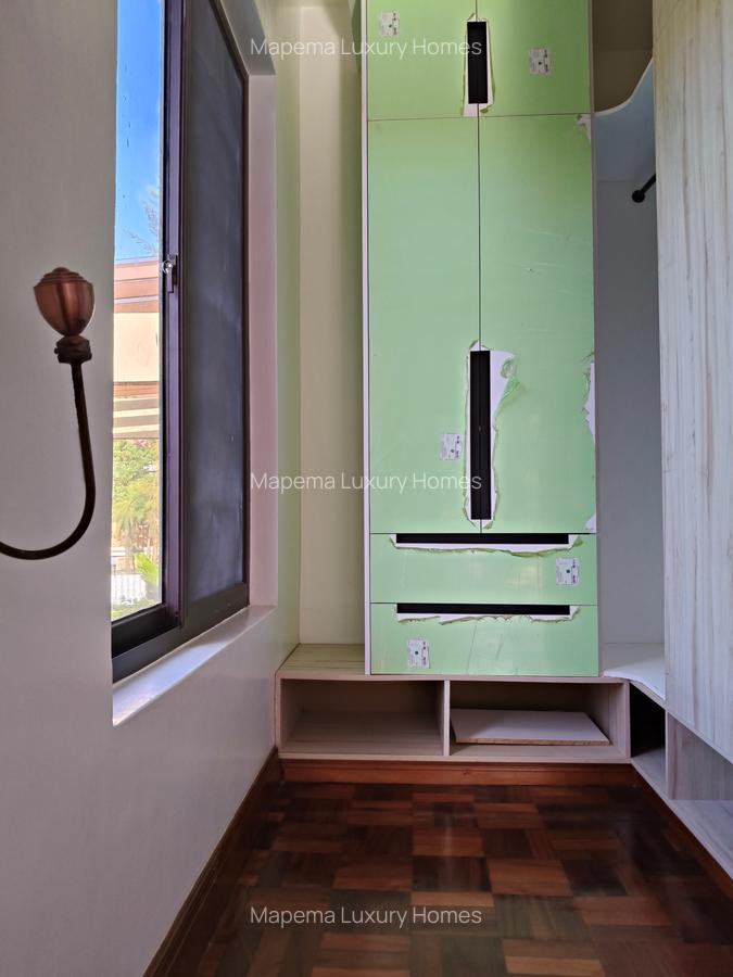 6 Bed House with En Suite at Kephis - 11