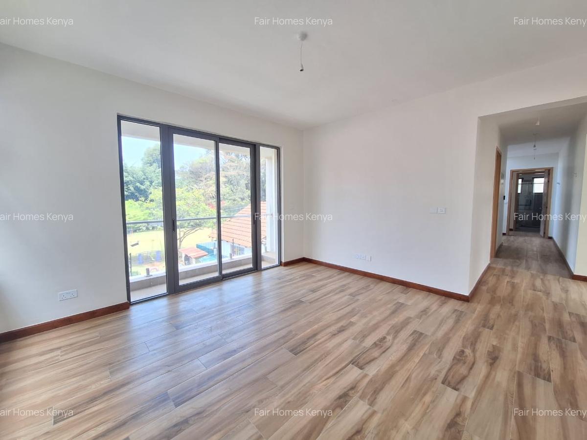 5 Bed Townhouse with En Suite at Lavington Green - 5