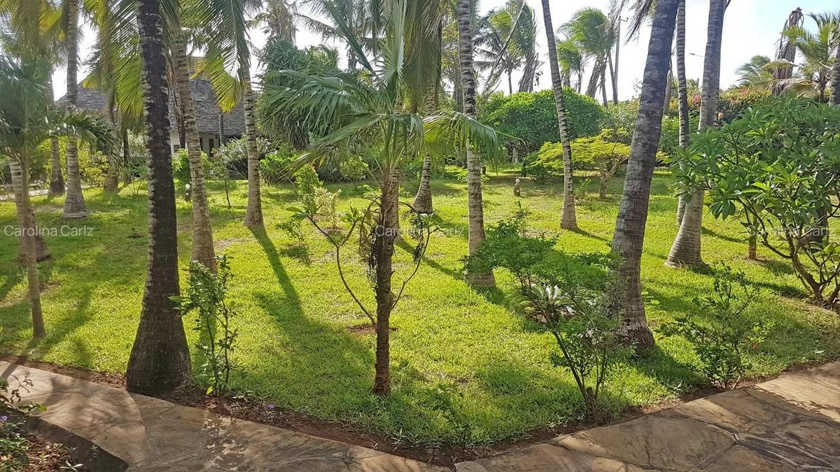 6 Bed Villa with En Suite in Watamu - 2