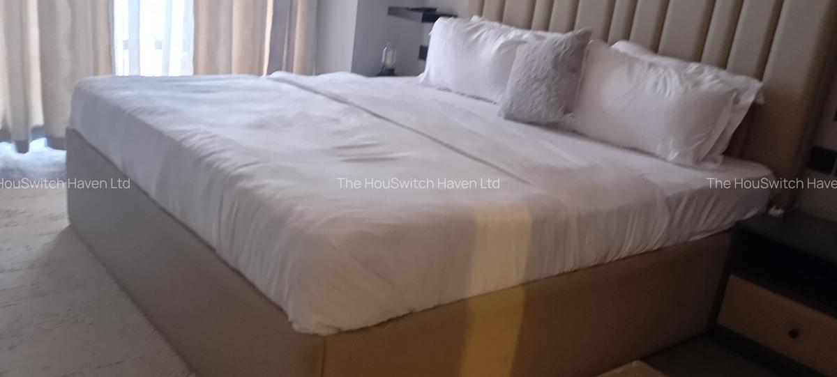 Serviced 2 Bed Apartment with En Suite at Lantana Road - 5