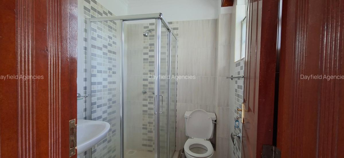 4 Bed House with En Suite at Nyari - 11