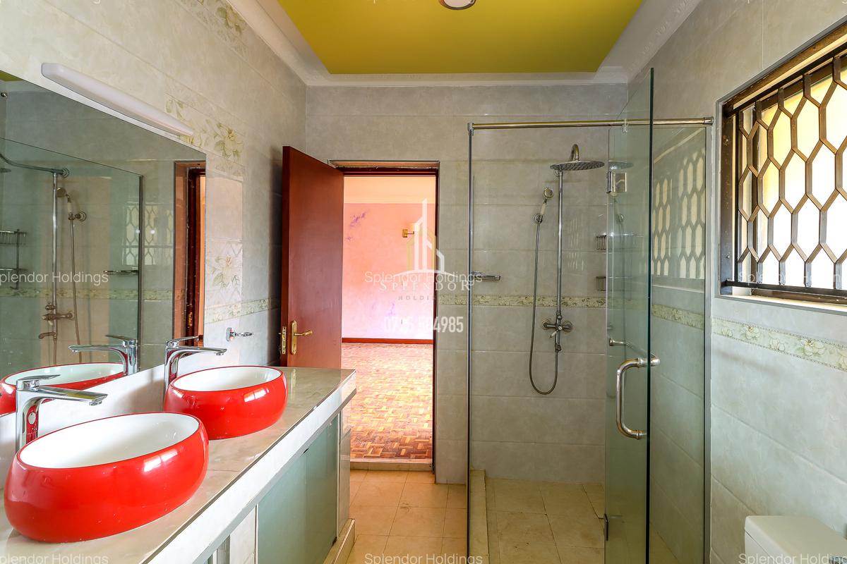 5 Bed Townhouse with En Suite in Lavington - 8