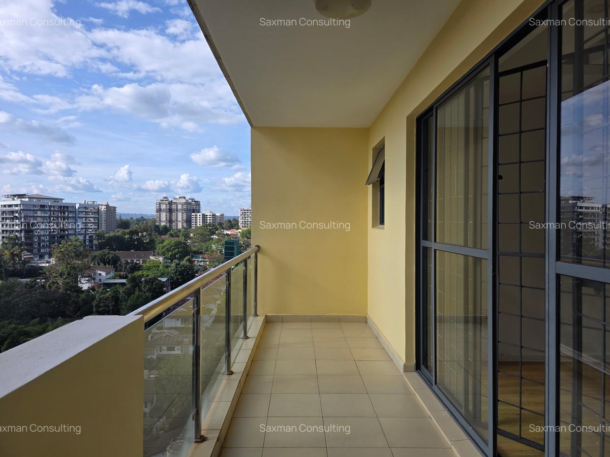 3 Bed Apartment with En Suite in Brookside - 3