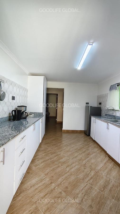 2 Bed House with En Suite at Nyari - 3