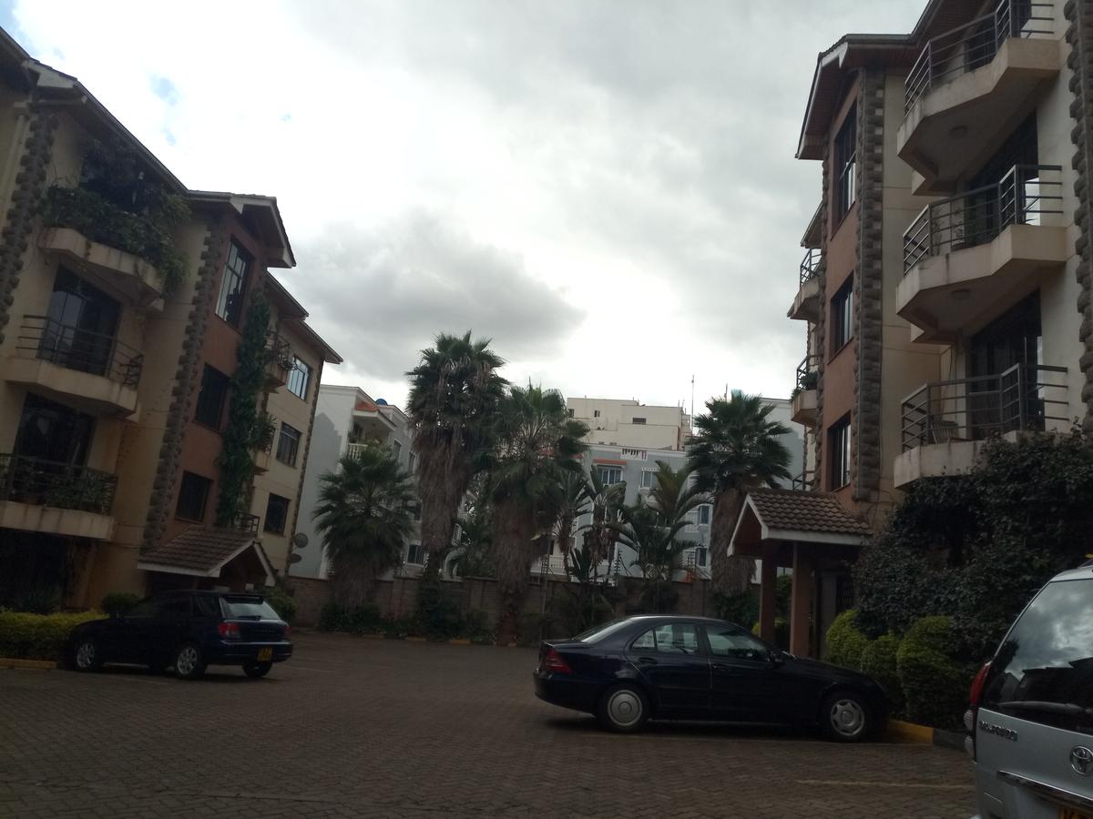 3 Bed Apartment with En Suite at Westlands - 13