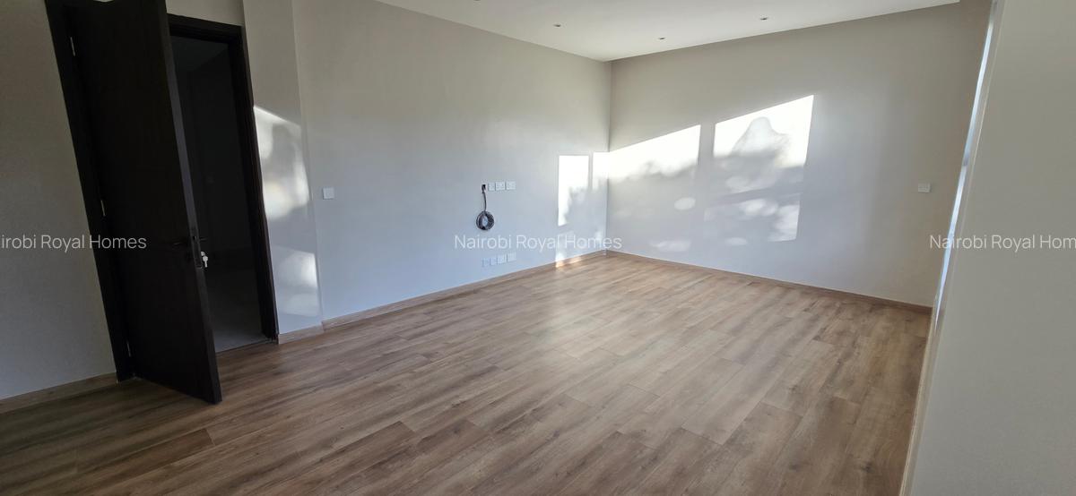 5 Bed Townhouse with En Suite at Lavington Green - 13