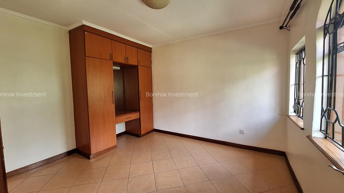 4 Bed Townhouse with En Suite at Lavington Green - 9